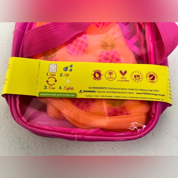 Makeup Eraser Cloth With Pineapple Print Fanny Pack Bag New - Picture 4 of 5